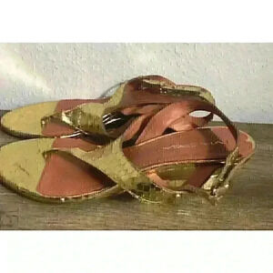 Via Spiga Womens Size 8M Gold Patent Leather Snakeskin Wedged Heels